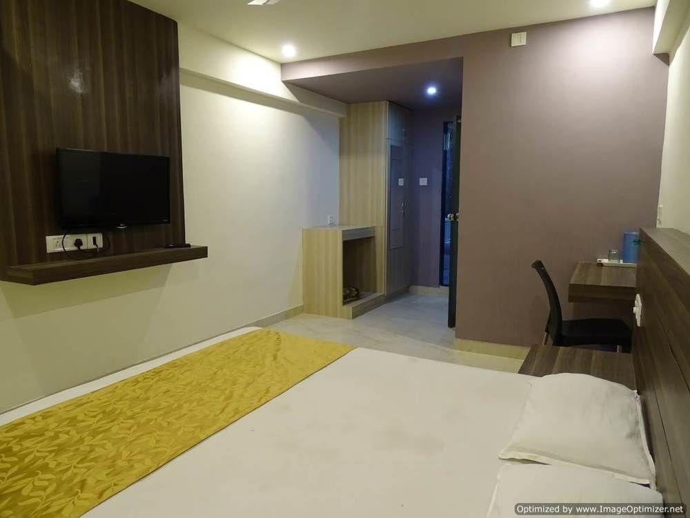 Oyo 2696 Hotel Miramar Caranzalem ภายนอก รูปภาพ